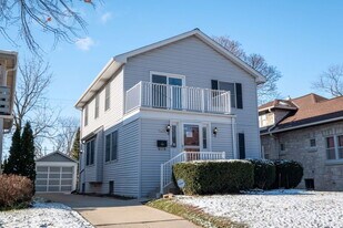 3609 N Murray Ave in Shorewood, WI - Building Photo