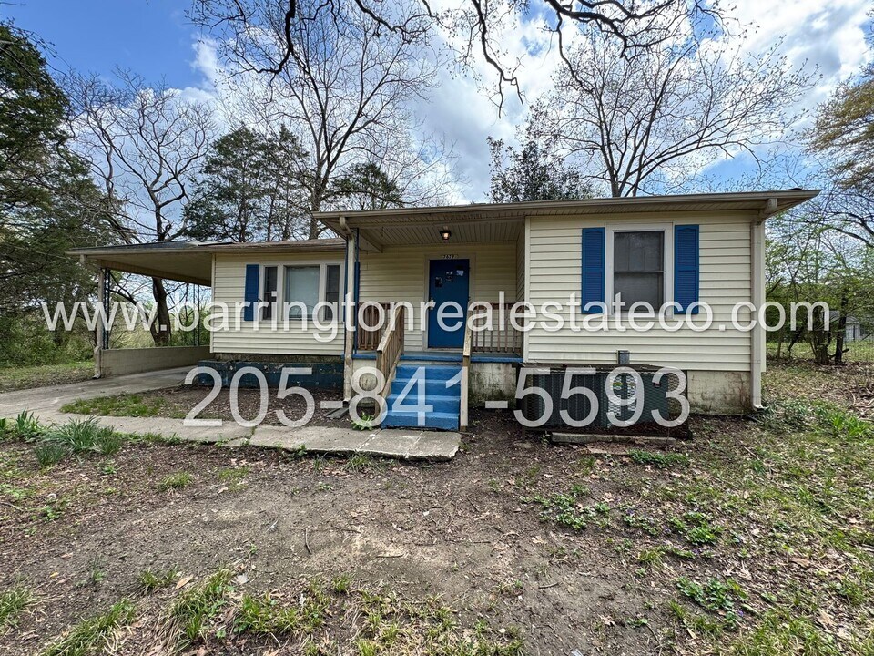 7679 Henry Ellen Rd NW in Leeds, AL - Building Photo