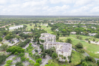 Royal Point at Palm Aire Condominiums in Pompano Beach, FL - Building Photo - Building Photo