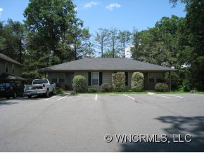 202 Gatchell St in Black Mountain, NC - Foto de edificio - Building Photo