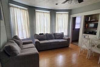 37 Rocky Hill Ave in New Britain, CT - Building Photo - Building Photo