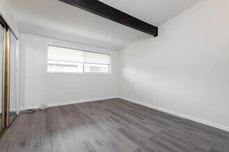 4040 Grand View Blvd, Unit 15 in Los Angeles, CA - Building Photo - Building Photo