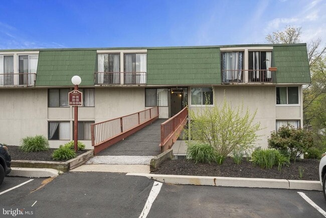 property at 2134 Forest Ln