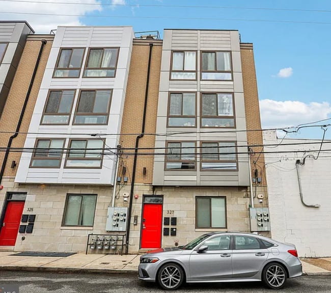 327 E Allen St, Unit 3 in Philadelphia, PA - Building Photo - Building Photo