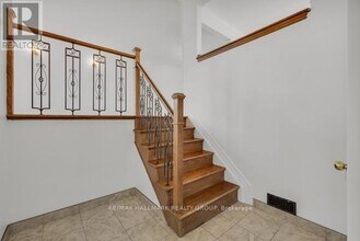 29 Montana Way in Ottawa, ON - Building Photo - Building Photo