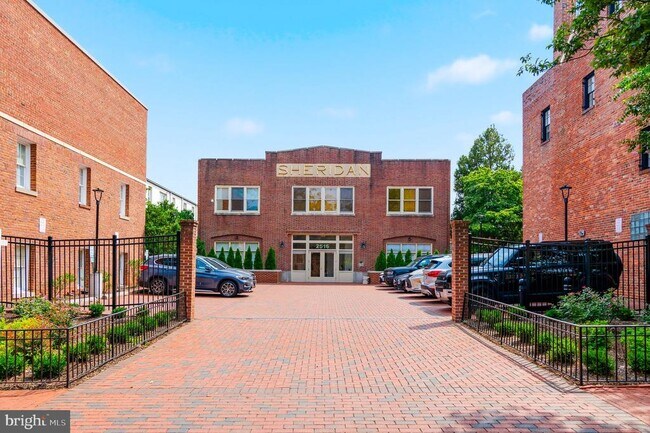 2516 Q St NW