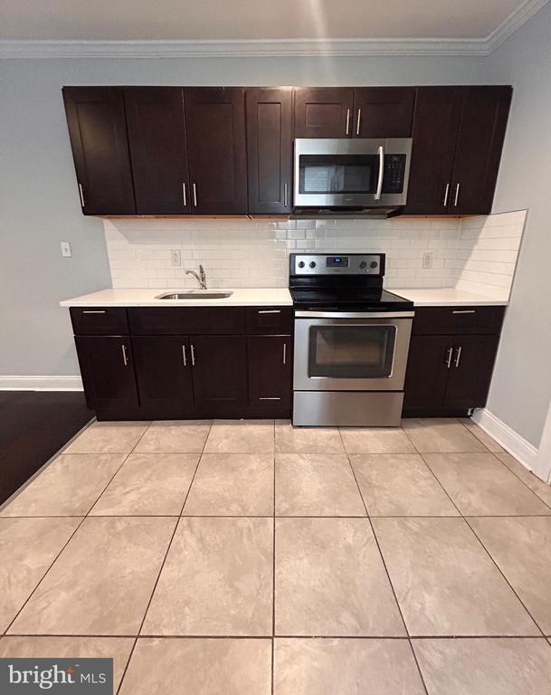 6223 Hazel Ave in Philadelphia, PA - Building Photo - Building Photo