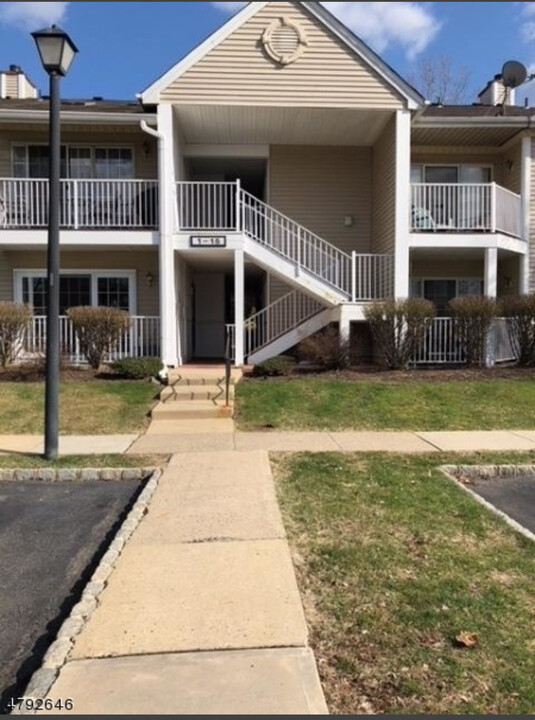 5 Caitlin Ct, Unit Unit#5 in Franklin Park, NJ - Building Photo