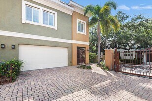 4907 Bayshore Blvd in Tampa, FL - Building Photo