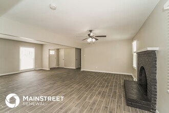 6022 Farm Pond Ln in Charlotte, NC - Building Photo - Building Photo