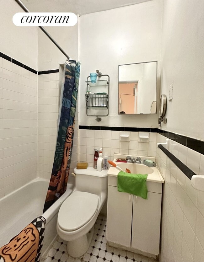 426 E 66th St in New York, NY - Building Photo - Building Photo