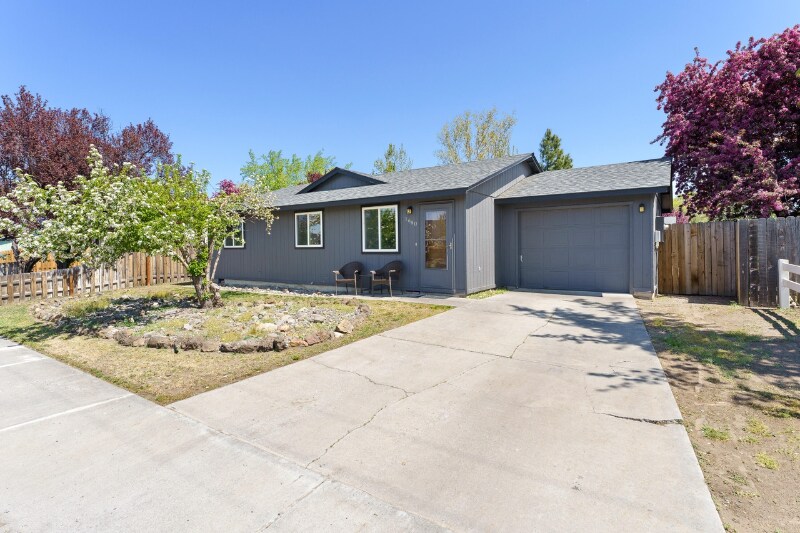 1640 SW 35th St in Redmond, OR - Building Photo