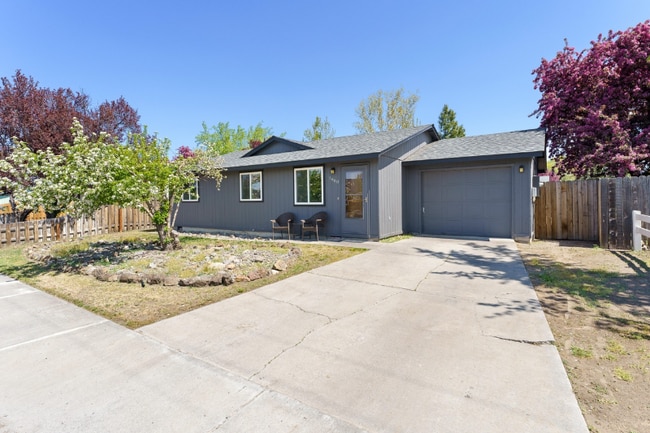 property at 1640 SW 35th St