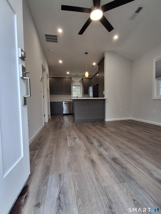 78 West Ave in Milford, CT - Building Photo - Building Photo