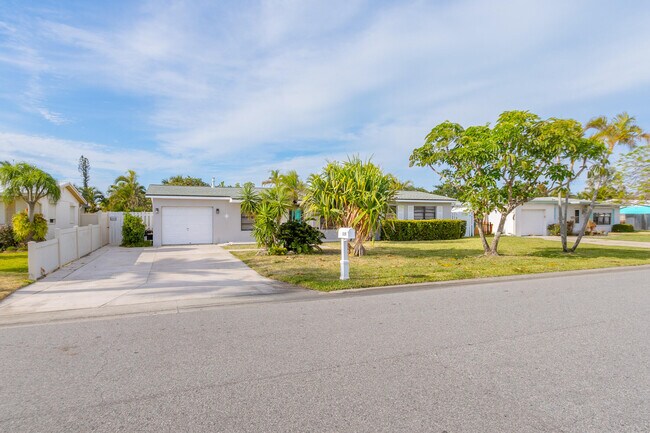 115 Sea Park Blvd in Satellite Beach, FL - Building Photo - Building Photo