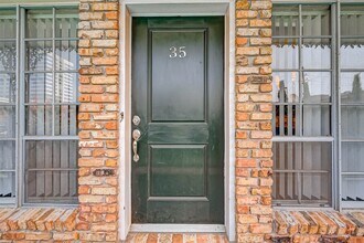 2503 McCue Rd in Houston, TX - Building Photo - Building Photo