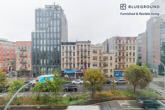 280 E Houston St in New York, NY - Building Photo - Building Photo