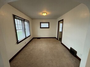 2043 33rd St in Rock Island, IL - Building Photo - Building Photo