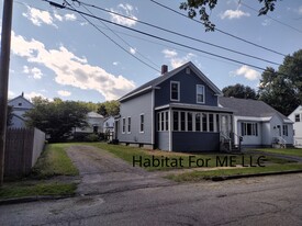 4 Cone St in Winslow, ME - Building Photo