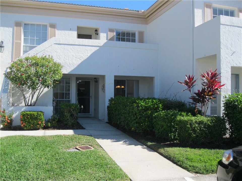 5217 Wedgewood Ln-Unit -21 in Sarasota, FL - Foto de edificio