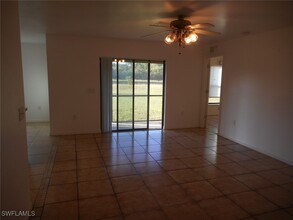 265 Shadow Lakes Dr in Lehigh Acres, FL - Building Photo - Building Photo