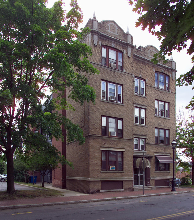 83 Winter St in Springfield, MA - Building Photo