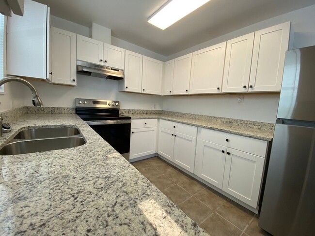 2642 Chester Ave in New Smyrna Beach, FL - Building Photo - Building Photo