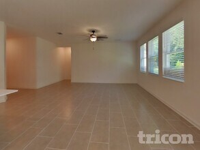 33658 Sky Blossom Cir in Leesburg, FL - Building Photo - Building Photo