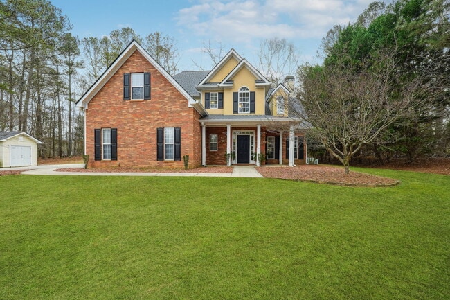 135 Farr Lake Dr in Tyrone, GA - Foto de edificio - Building Photo