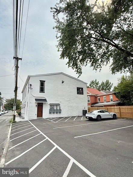 151 N York St in Pottstown, PA - Building Photo
