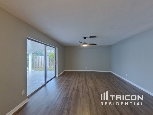 6680 13th Ave N in St. Petersburg, FL - Building Photo - Building Photo