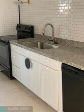 3200 NE 13th Ave-Unit -B in Oakland Park, FL - Building Photo - Building Photo