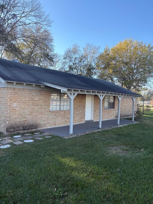 3333 Longhorn Dr