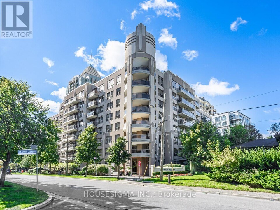 19 Barberry Pl in Toronto, ON - Building Photo