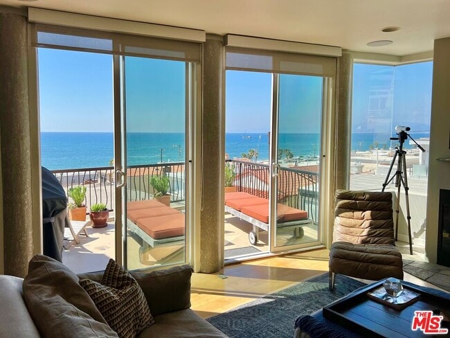 216 38th St in Manhattan Beach, CA - Building Photo - Building Photo