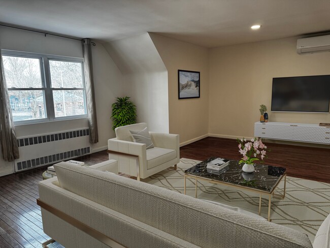 65-68 Ellwell Crescent in Queens, NY - Building Photo - Building Photo