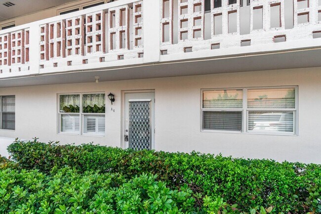 35 SE 13th St in Boca Raton, FL - Building Photo - Building Photo