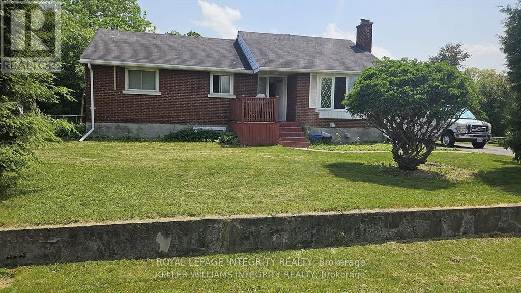 176 Oakridge Blvd in Ottawa, ON - Building Photo