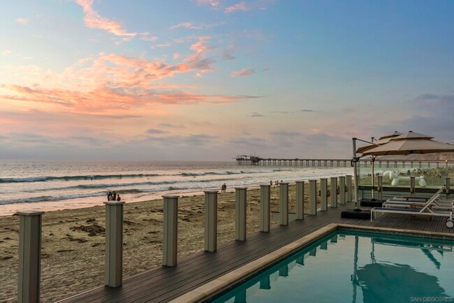 8510 El Paseo Grande in San Diego, CA - Building Photo - Building Photo