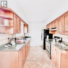 22 Garfield Crescent in Brampton, ON - Building Photo - Building Photo
