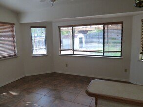 1499 Spaniel Ct in Redding, CA - Building Photo - Building Photo