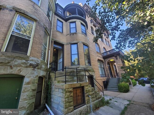 2026 Mt Royal Terrace in Baltimore, MD - Building Photo - Building Photo