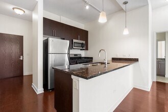 1400 S Michigan Ave, Unit 2512 in Chicago, IL - Building Photo - Building Photo