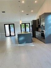 650 Falling Water Rd in Weston, FL - Building Photo - Building Photo