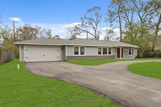 9313 Livernois Rd in Houston, TX - Building Photo - Building Photo