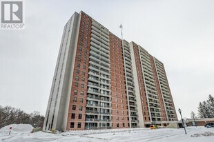 665 Bathgate Dr in Ottawa, ON - Building Photo