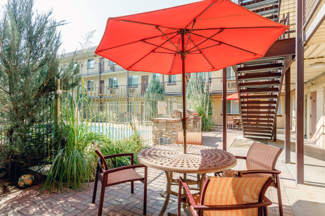 Courtyard at Cherry Creek