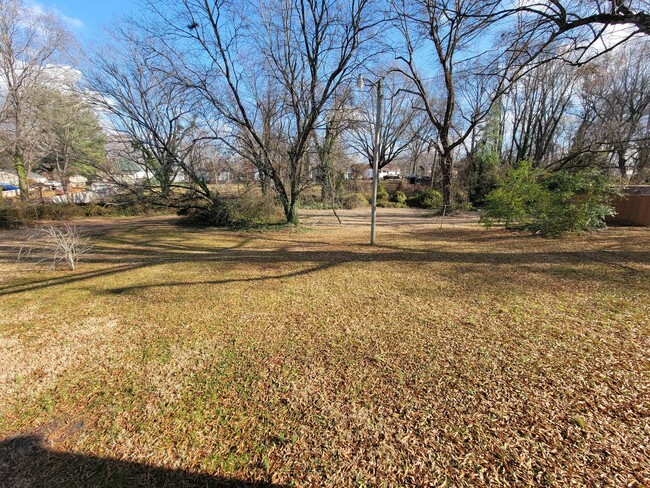 1207 Highland Ave in Greensboro, NC - Building Photo - Building Photo