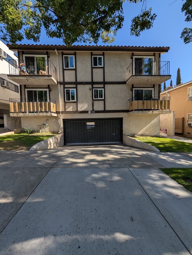 634 E Angeleno Ave in Burbank, CA - Building Photo - Building Photo
