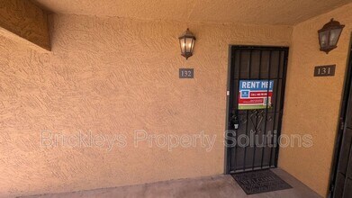8500 E Indian School Rd in Scottsdale, AZ - Foto de edificio - Building Photo